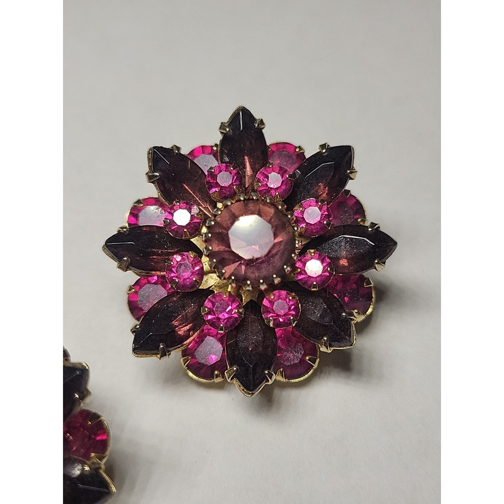 Vintage Judy Lee Fuchsia Rhinestone Cluster Flower Clip-On Earrings Gold Tone - Picture 4 of 8